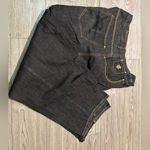 Y2K Rocawear Black Baggy Fit Men’s Denim Jeans Size 44x30. 
Pre-own